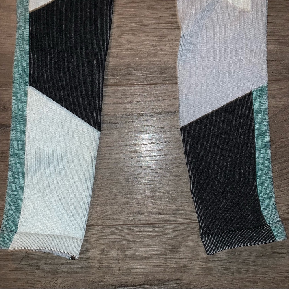 Nike Sculpt Lux Tight Fit Leggings - Picture 5 of 9